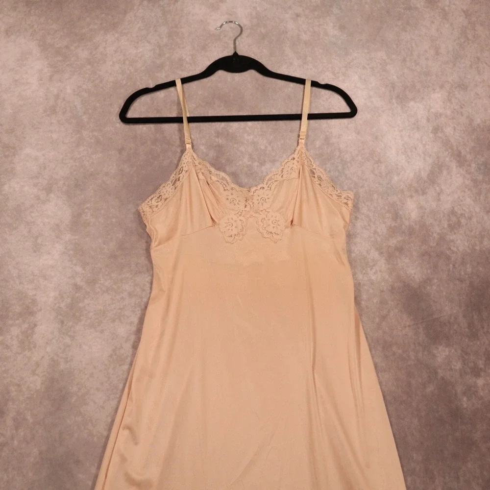 Vintage Vassarette Quintessence Beige Lace Full Slip Nightgown Womens M Coquette